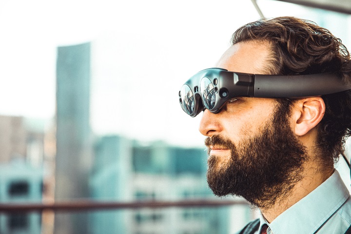 Cutting Edge Virtual Reality (VR)